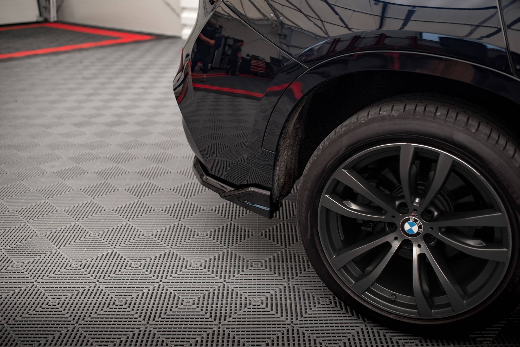 Splitter trasero BMW X6 M-Pack F16 (con barras verticales)