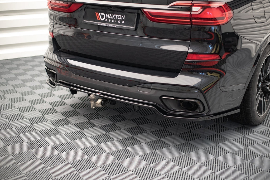 Splitter trasero BMW X7 M-Pack G07 (con barras verticales)