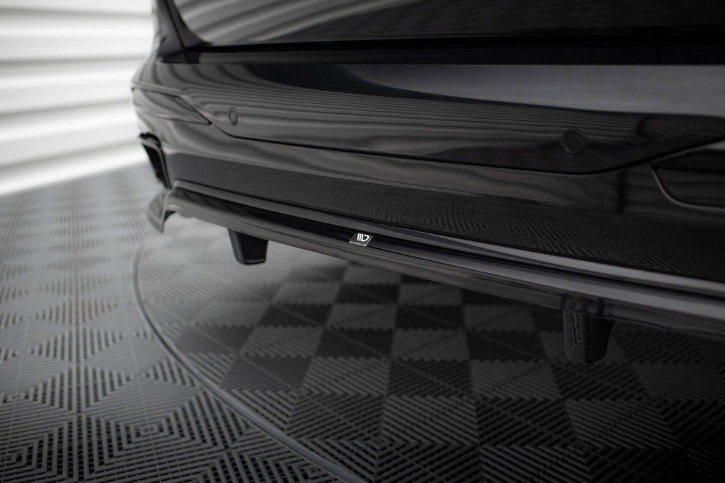 Rear diffuser BMW X7 M-Pack G07 Facelift (with vertical bars)