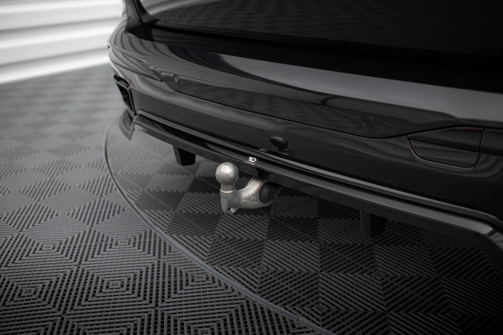Splitter trasero BMW X7 M-Pack G07 Facelift (con barras verticales)