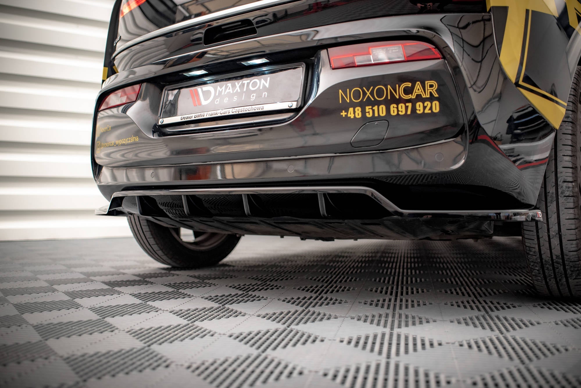 Splitter trasero BMW I3 S Mk1 Facelift (con barras verticales)