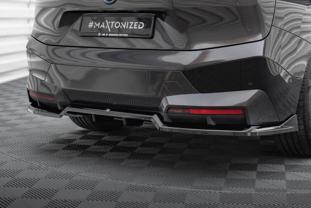 Splitter trasero BMW Ix M-Pack I20 (con barras verticales)