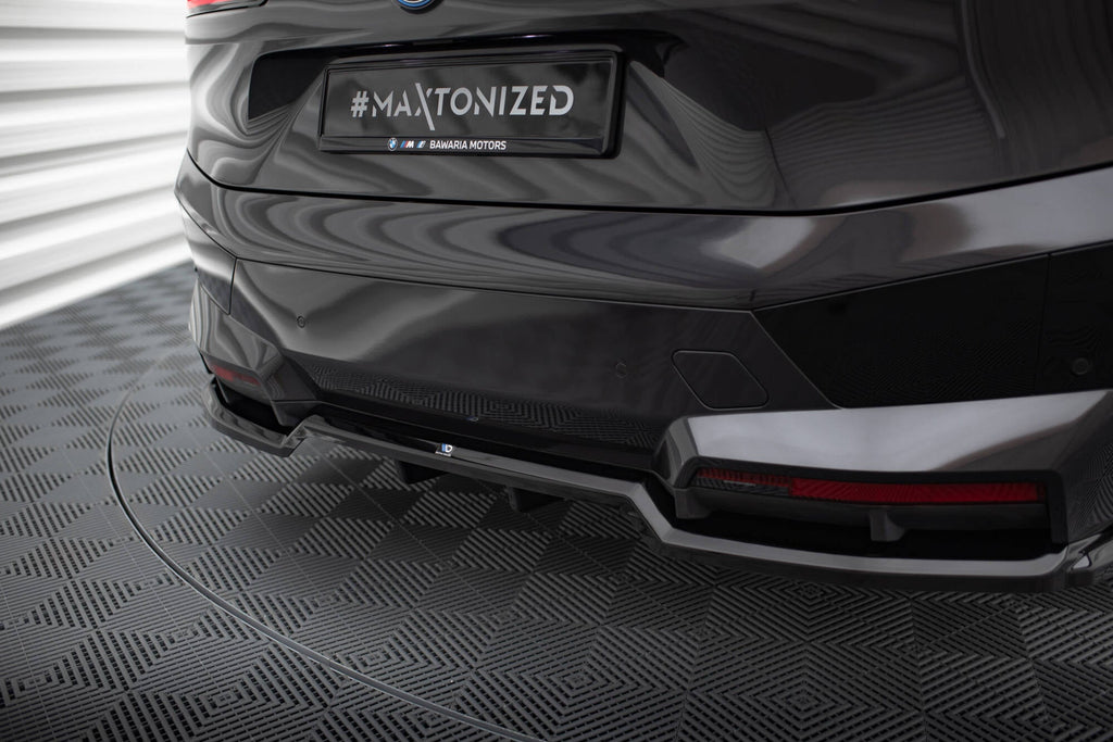 Splitter trasero BMW Ix M-Pack I20 (con barras verticales)