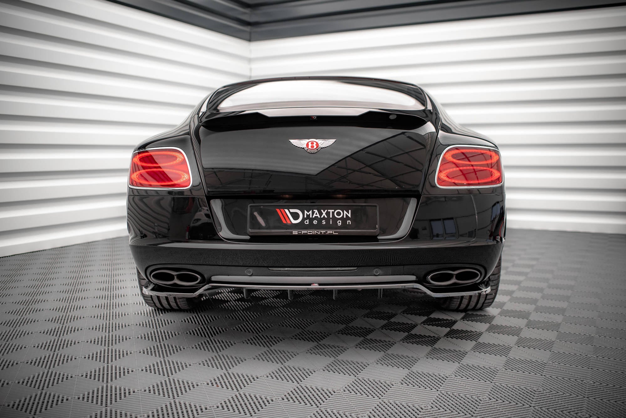 Splitter trasero Bentley Continental GT V8 S Mk2 (con barras verticales)