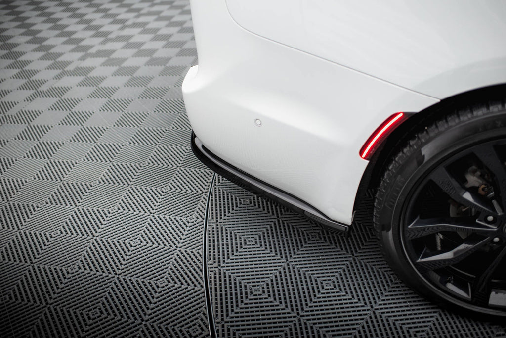 Splitter trasero Chrysler Pacifica Mk2 Facelift (con barras verticales)