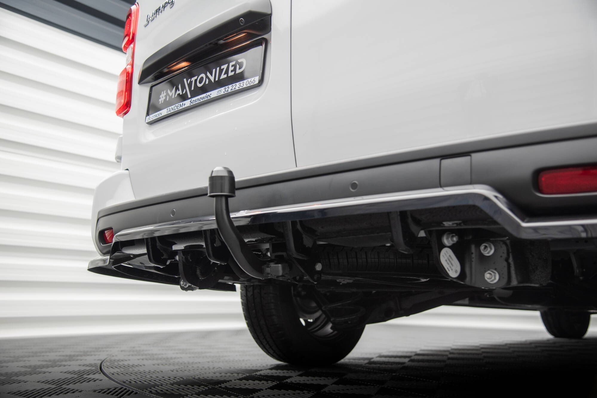 Splitter trasero Citroën Jumpy L3 Mk3 (con barras verticales)
