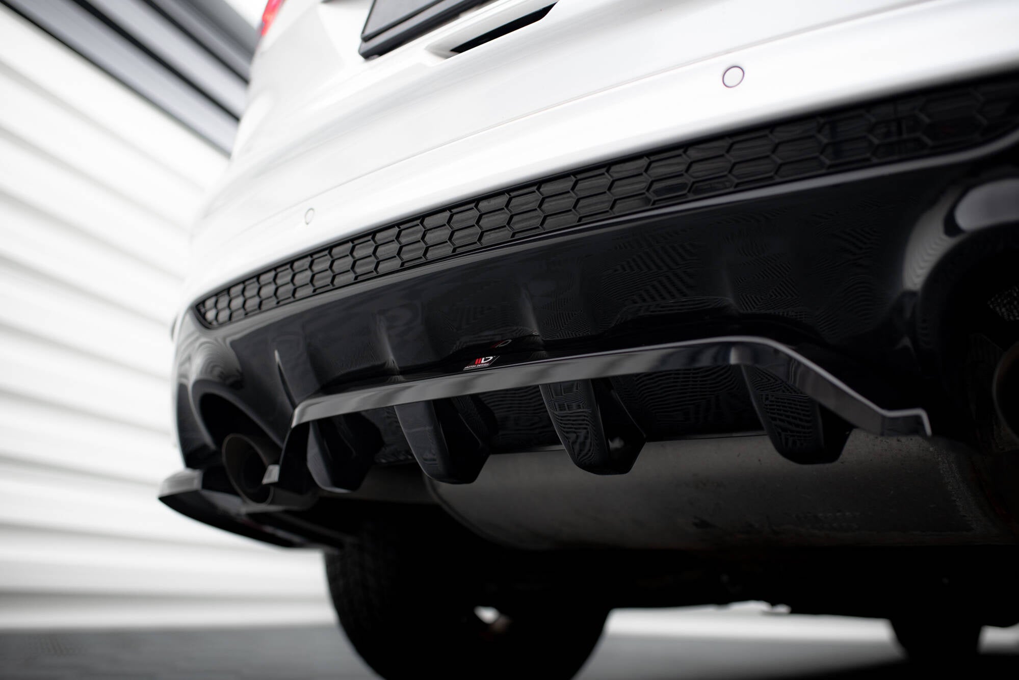 Splitter trasero Ford Kuga ST-Line Mk2 Facelift (con barras verticales)