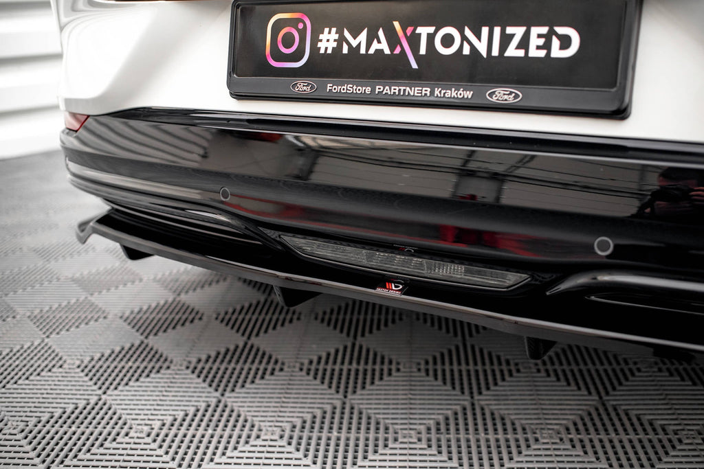 Splitter trasero Ford Mustang Mach-E Mk1 (con barras verticales)