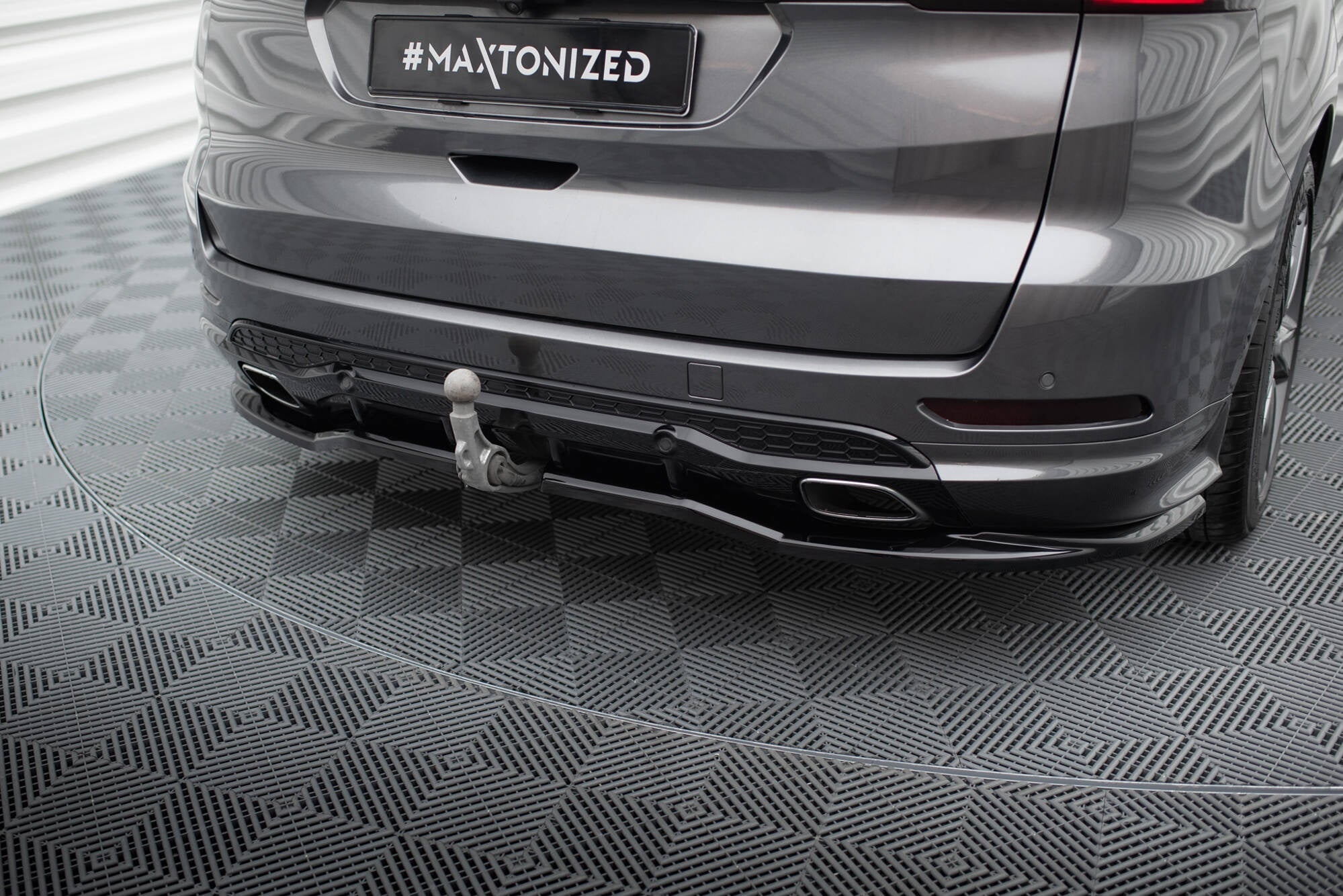 Splitter trasero Ford S-MAX ST-Line Mk2 Facelift (con barras verticales)