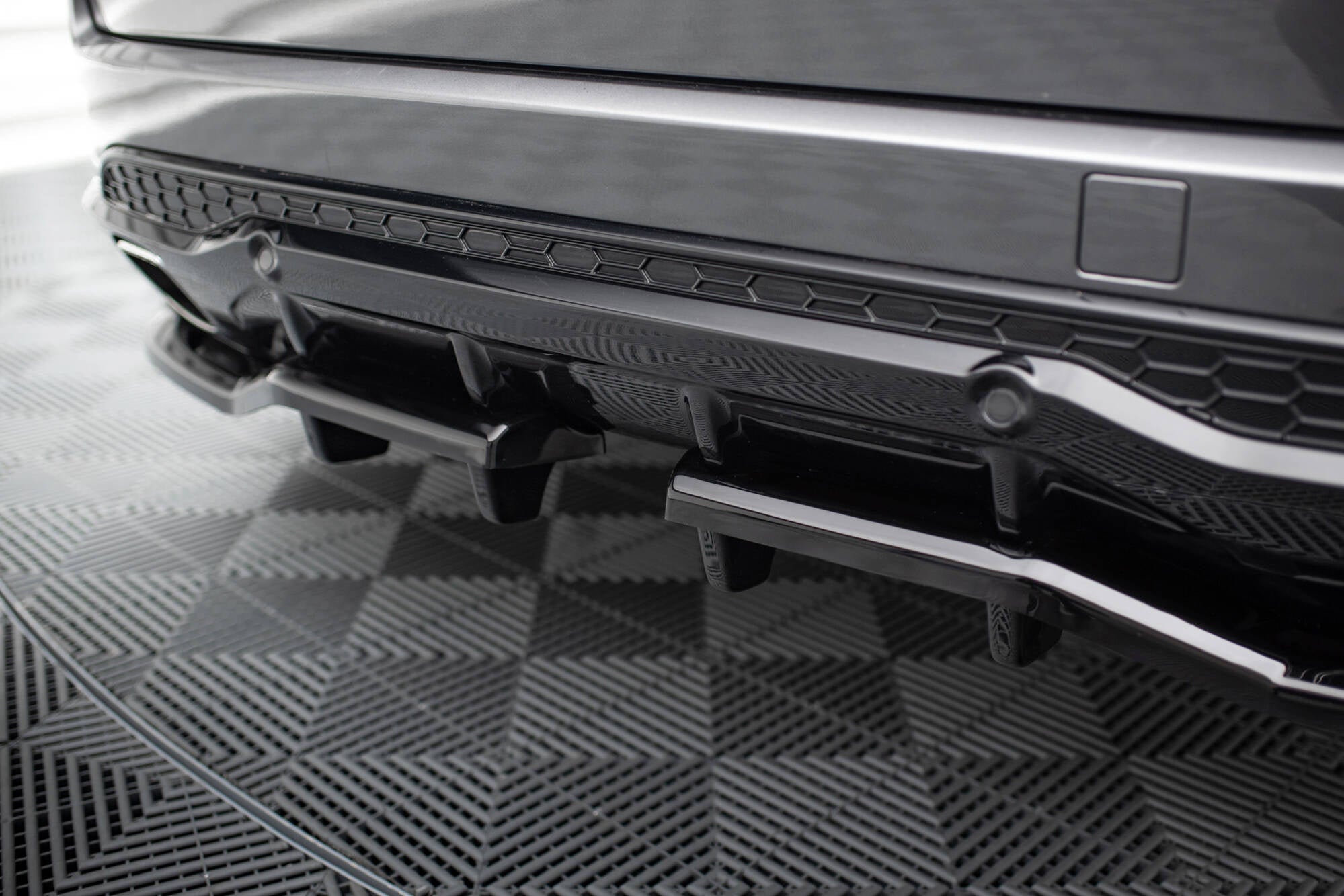 Splitter trasero Ford S-MAX ST-Line Mk2 Facelift (con barras verticales)
