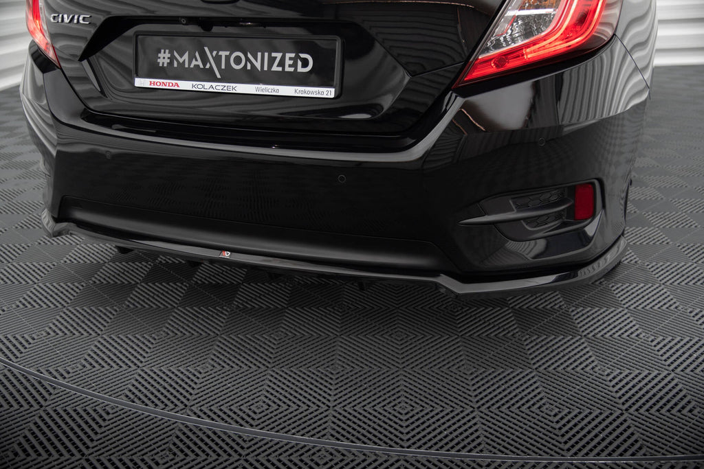 Splitter trasero Honda Civic Mk10 (con barras verticales)