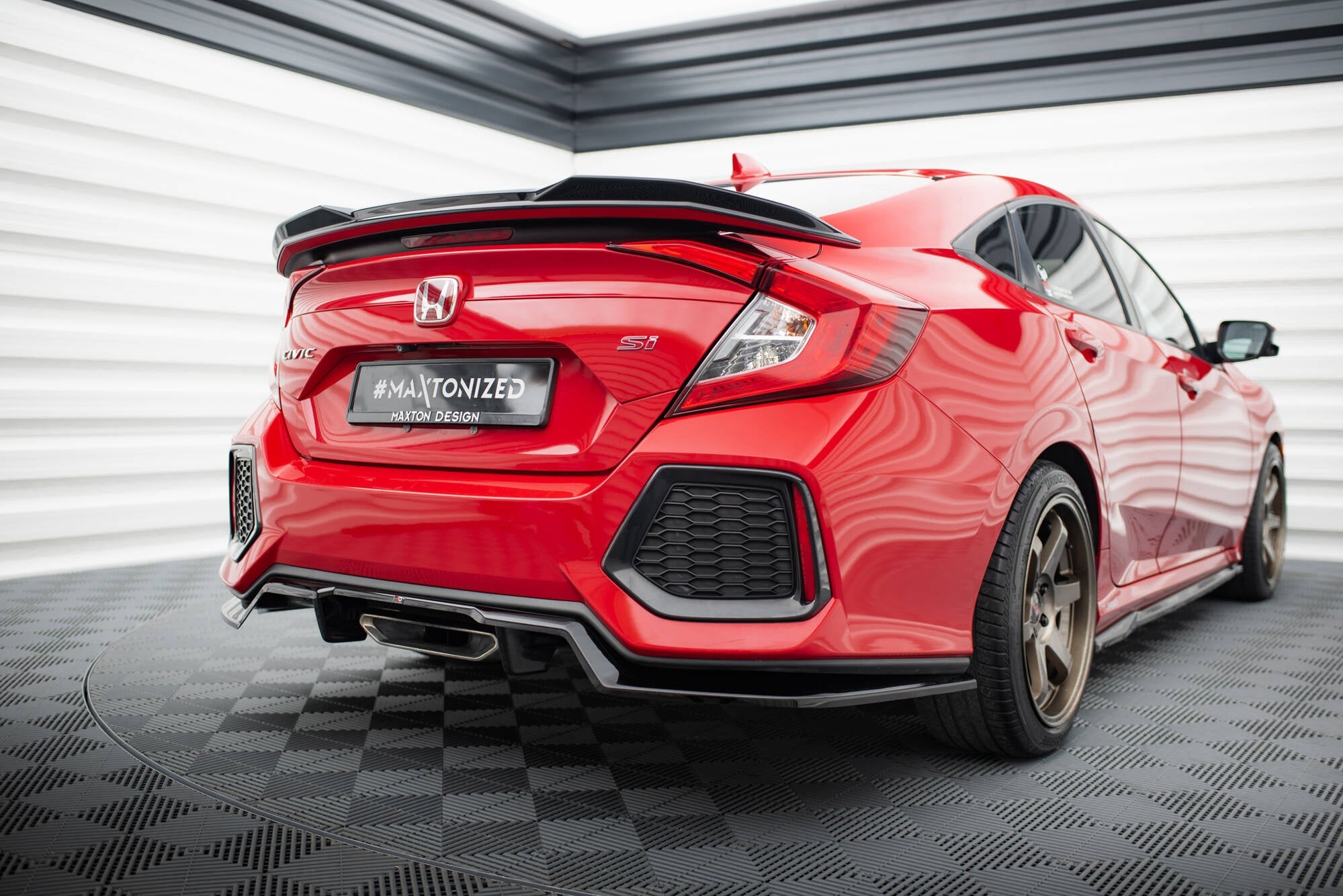 Splitter trasero Honda Civic SI Mk10 (con barras verticales)