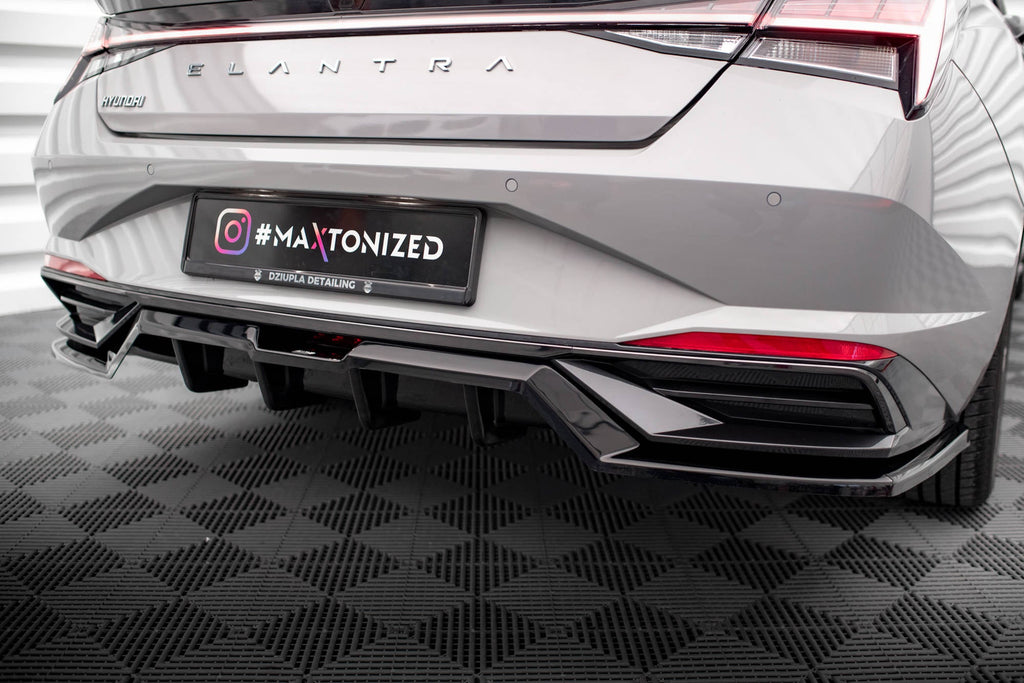 Splitter trasero Hyundai Elantra Mk7 (con barras verticales)