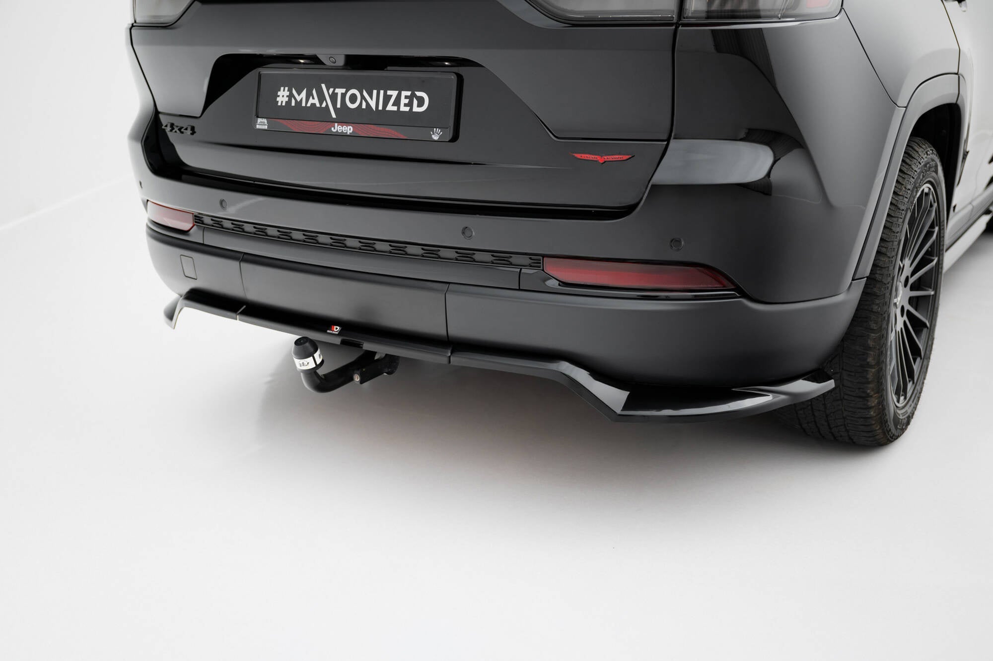 Splitter trasero Jeep Grand Cherokee Trailhawk Mk5 (con barras verticales)