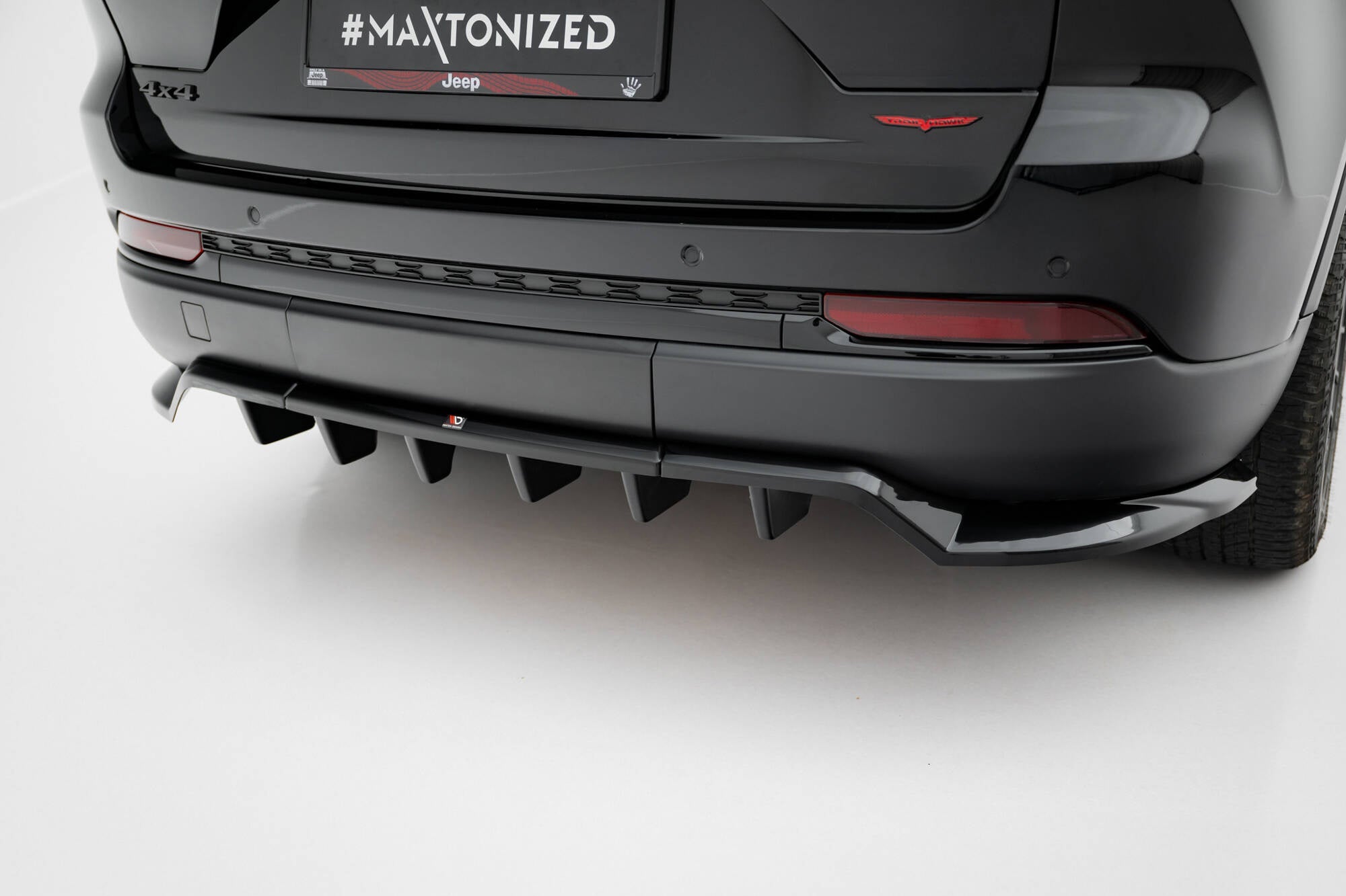 Splitter trasero Jeep Grand Cherokee Trailhawk Mk5 (con barras verticales)