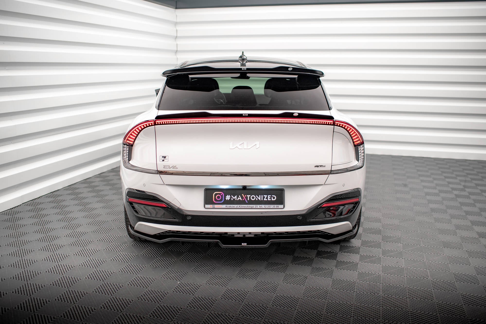 Splitter trasero Kia EV6 GT-Line Mk1 (con barras verticales)