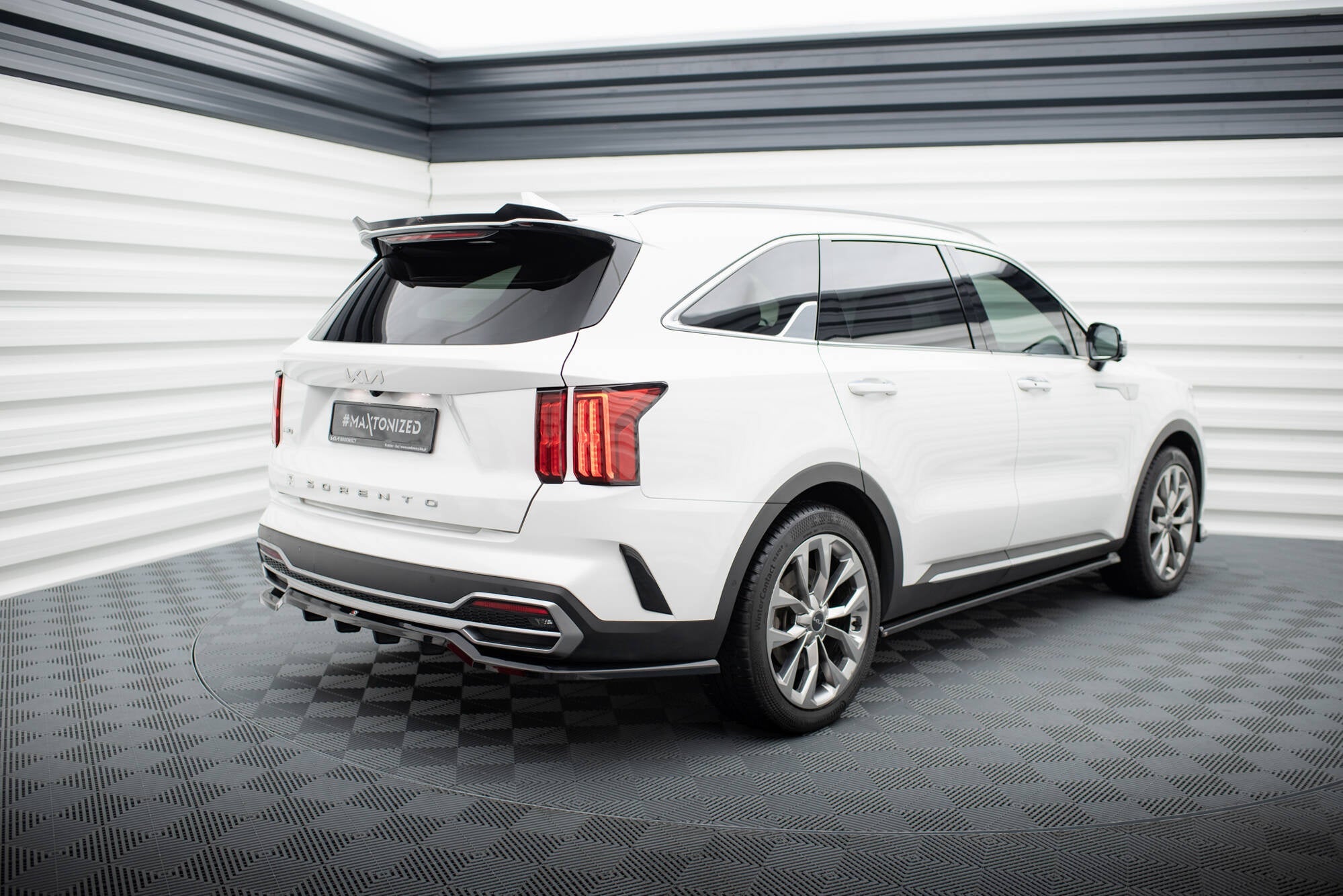 Splitter trasero Kia Sorento Mk4 (con barras verticales)
