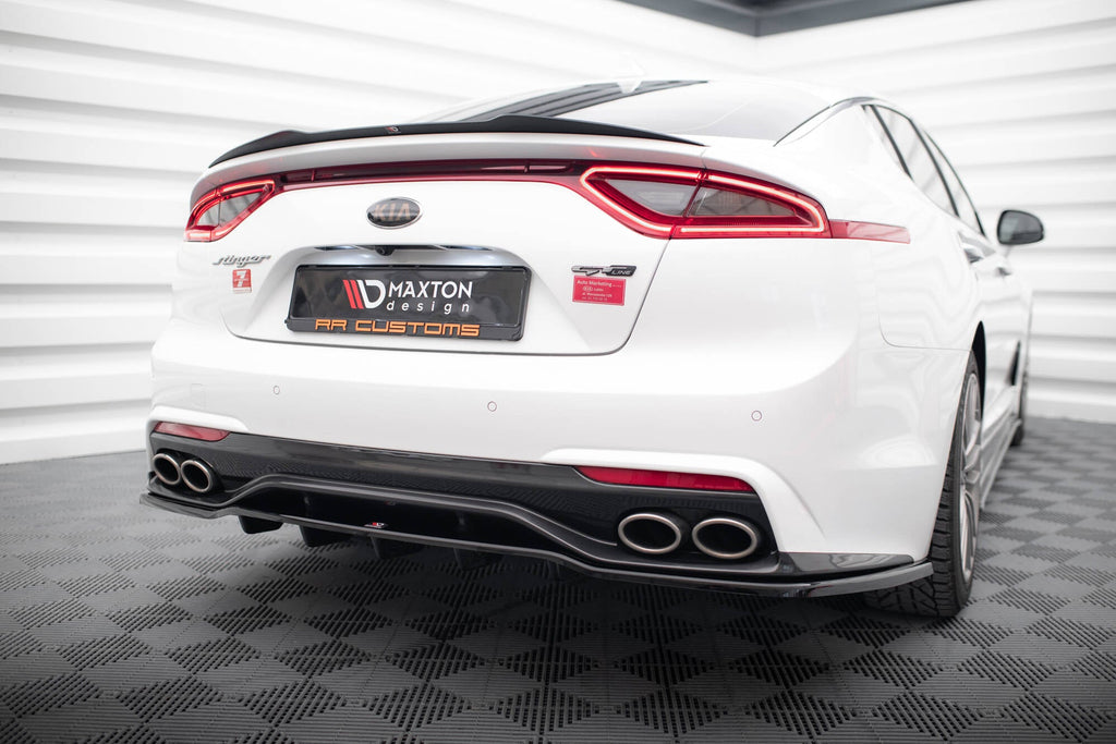 Splitter trasero Kia Stinger Mk1 (con barras verticales)