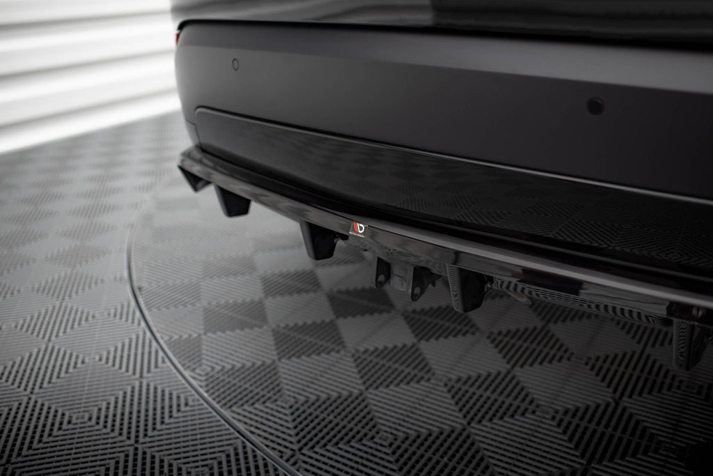 Splitter trasero Land Rover Discovery HSE Mk5 (con barras verticales)