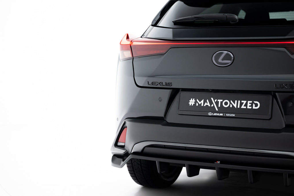Splitter trasero Lexus UX F-Sport Mk1 (con barras verticales)
