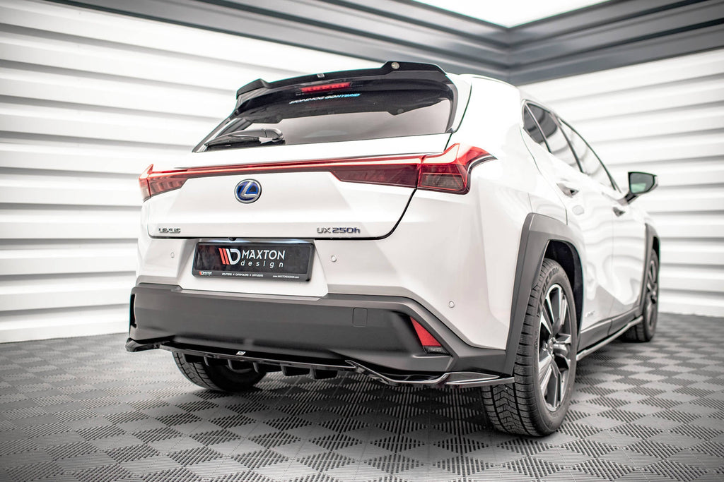 Splitter trasero Lexus UX Mk1 (con barras verticales)