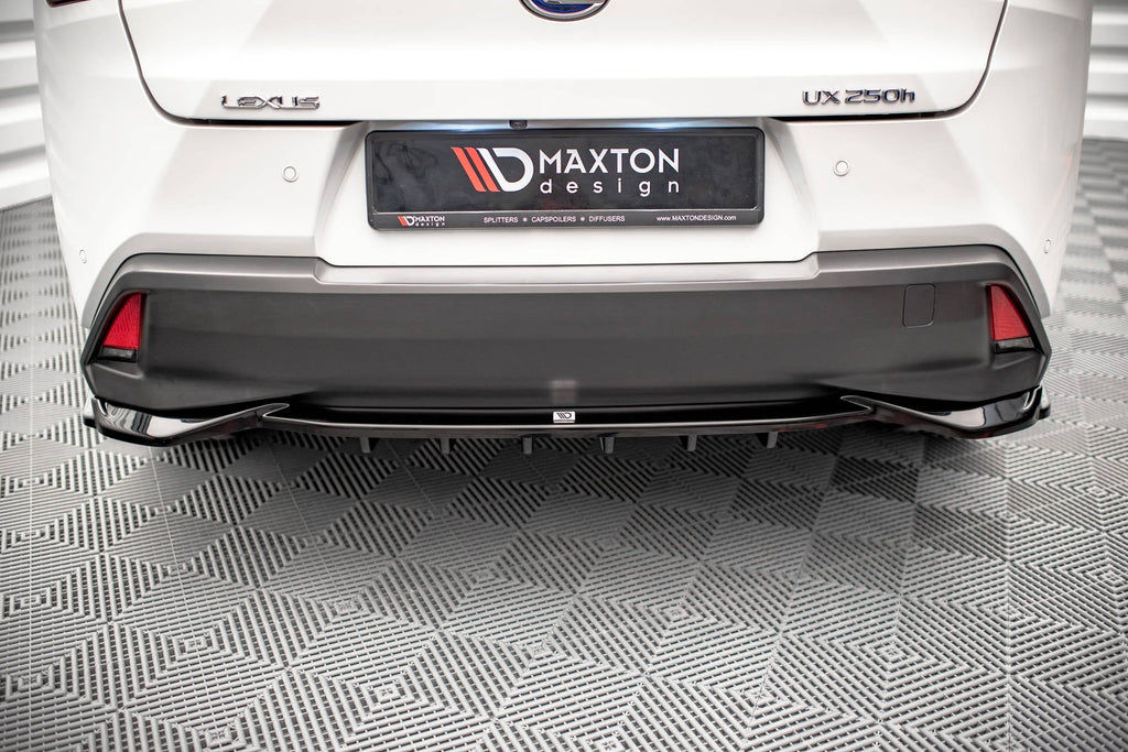 Splitter trasero Lexus UX Mk1 (con barras verticales)