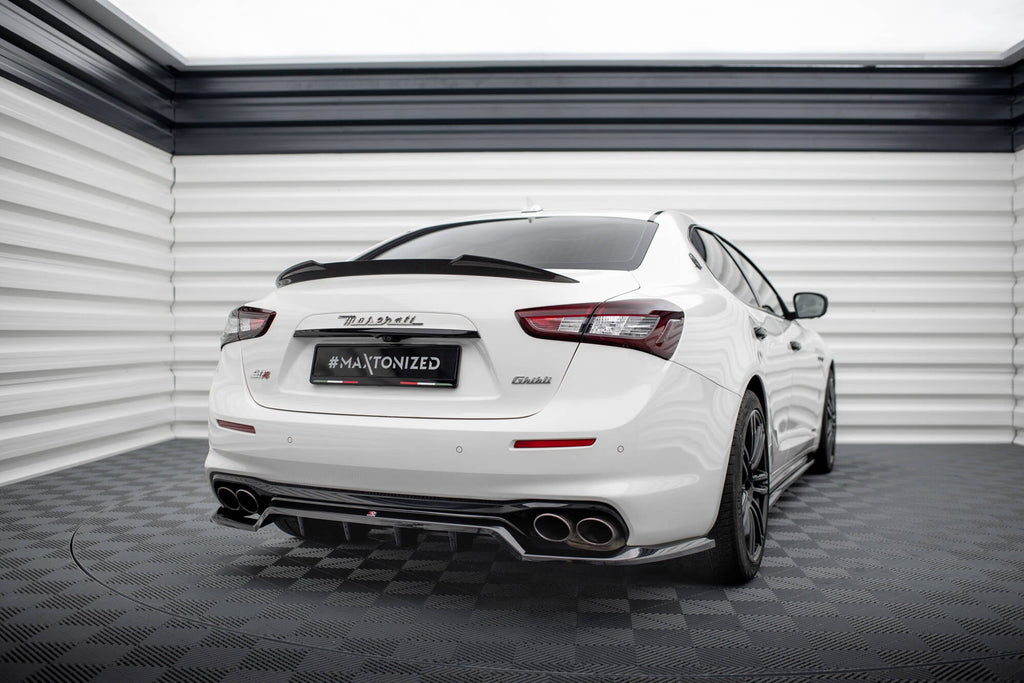 Splitter trasero Maserati Ghibli Mk3 Facelift (con barras verticales)