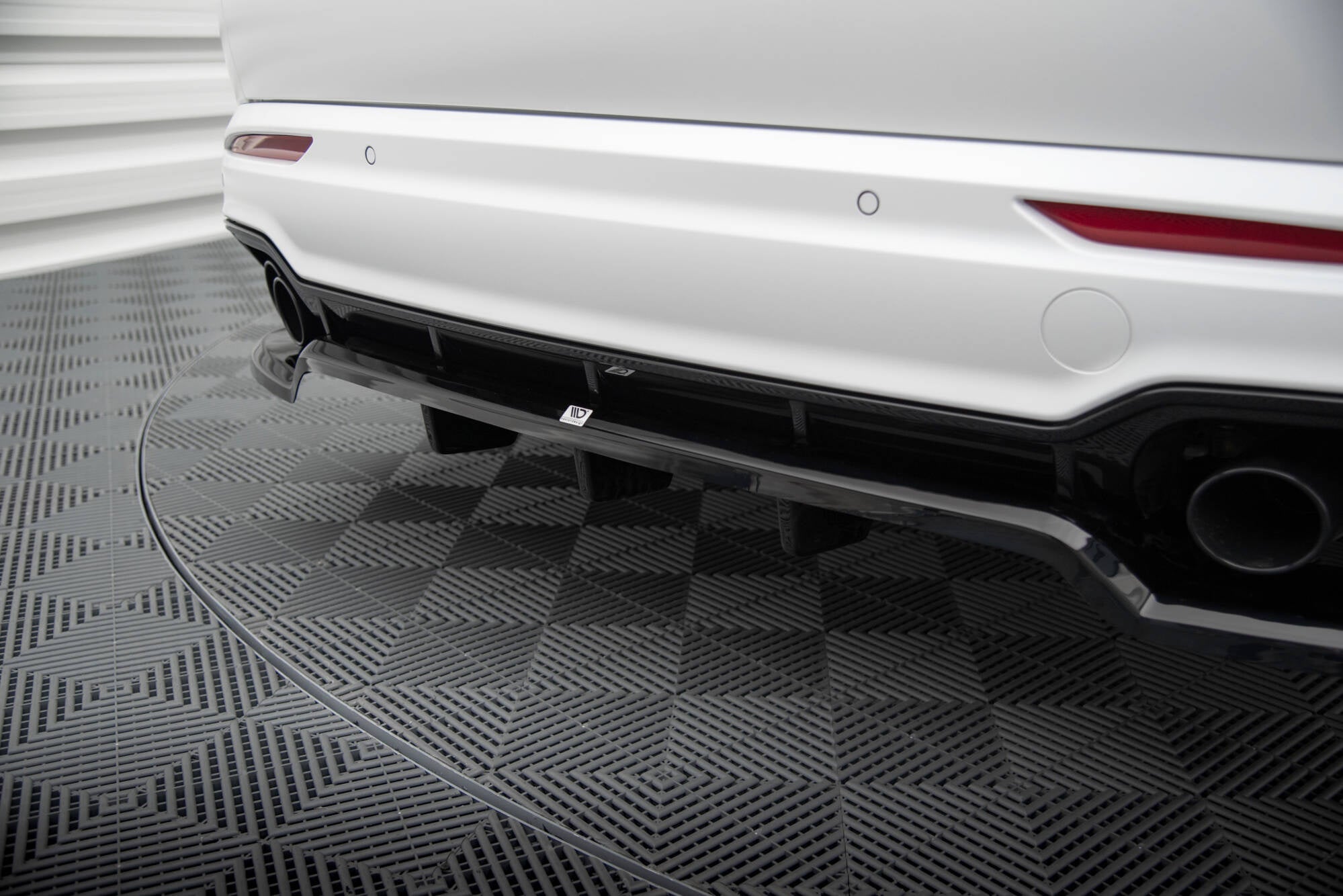 Splitter trasero Maserati Grecale GT Modena Mk1 (con barras verticales)