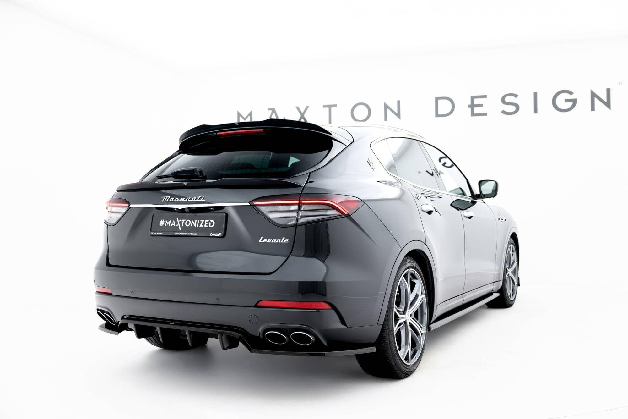 Splitter trasero Maserati Levante GT Mk1 Facelift (con barras verticales)