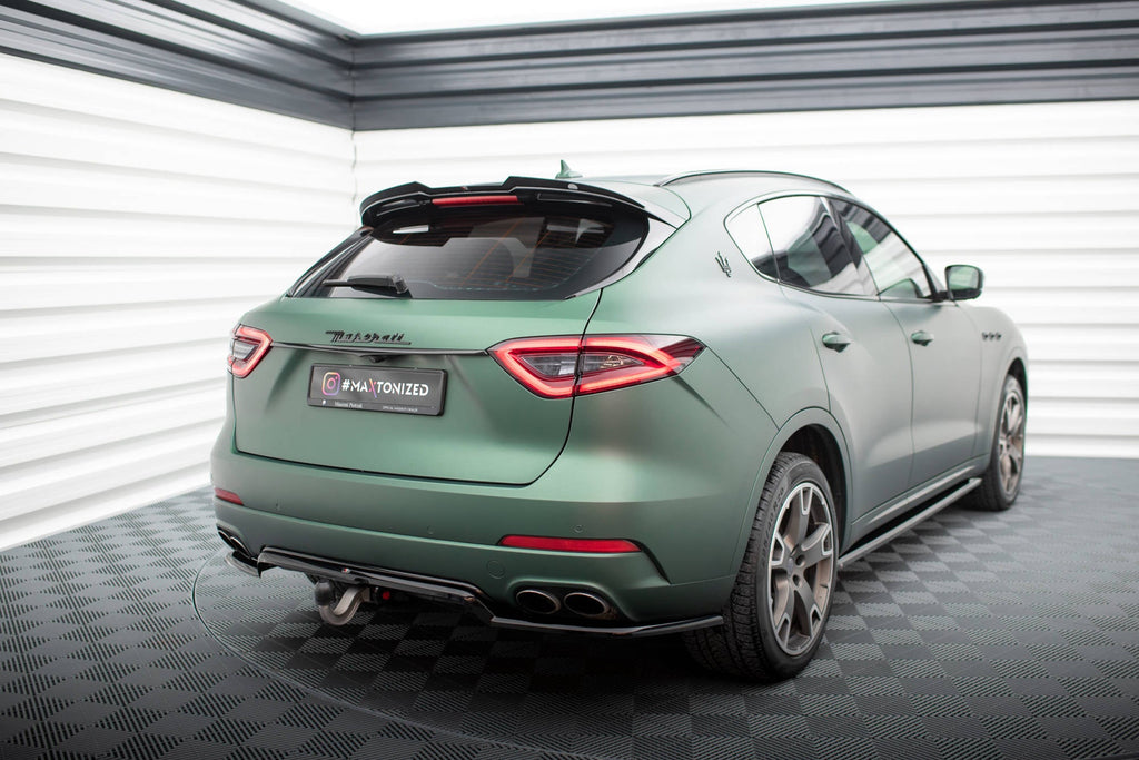 Splitter trasero Maserati Levante Mk1 (con barras verticales)