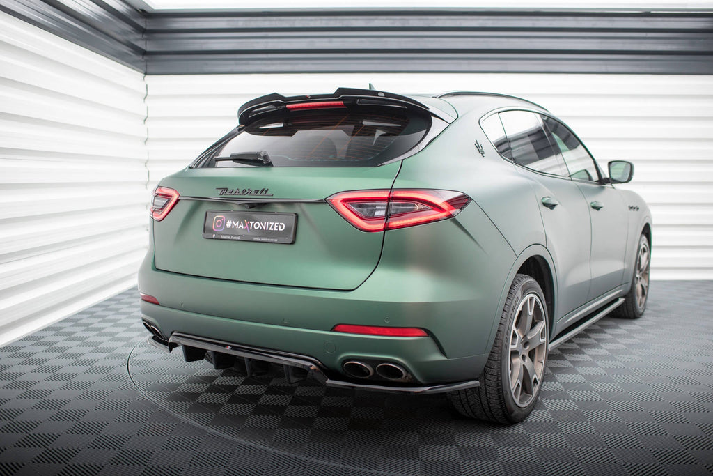 Splitter trasero Maserati Levante Mk1 (con barras verticales)