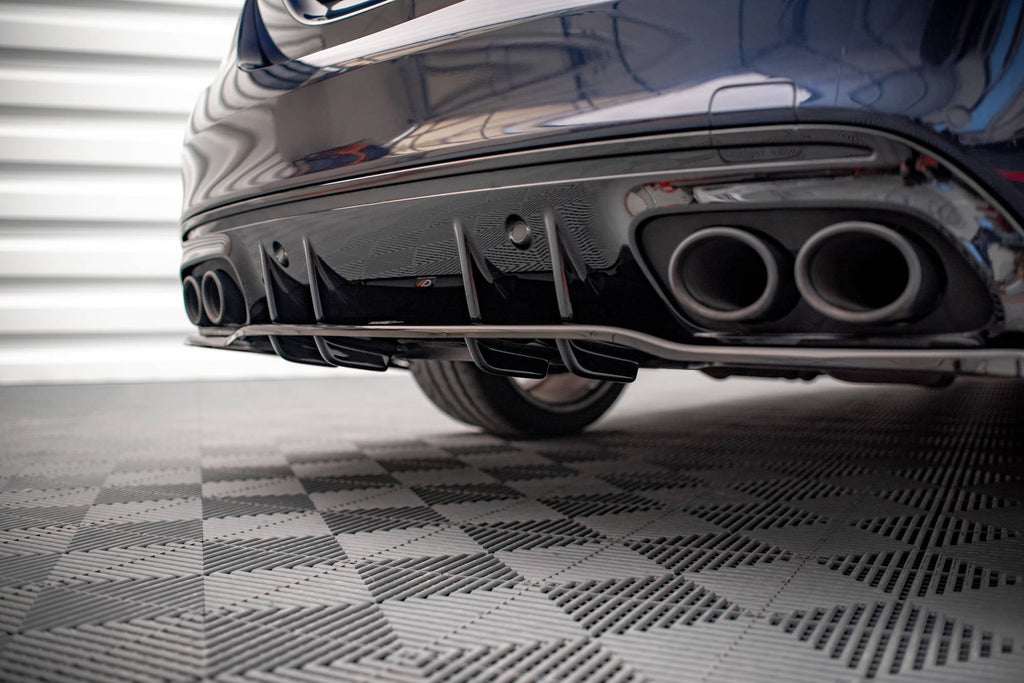 Splitter trasero Mercedes-AMG C 43 Berlina W205 Facelift (con barras verticales)
