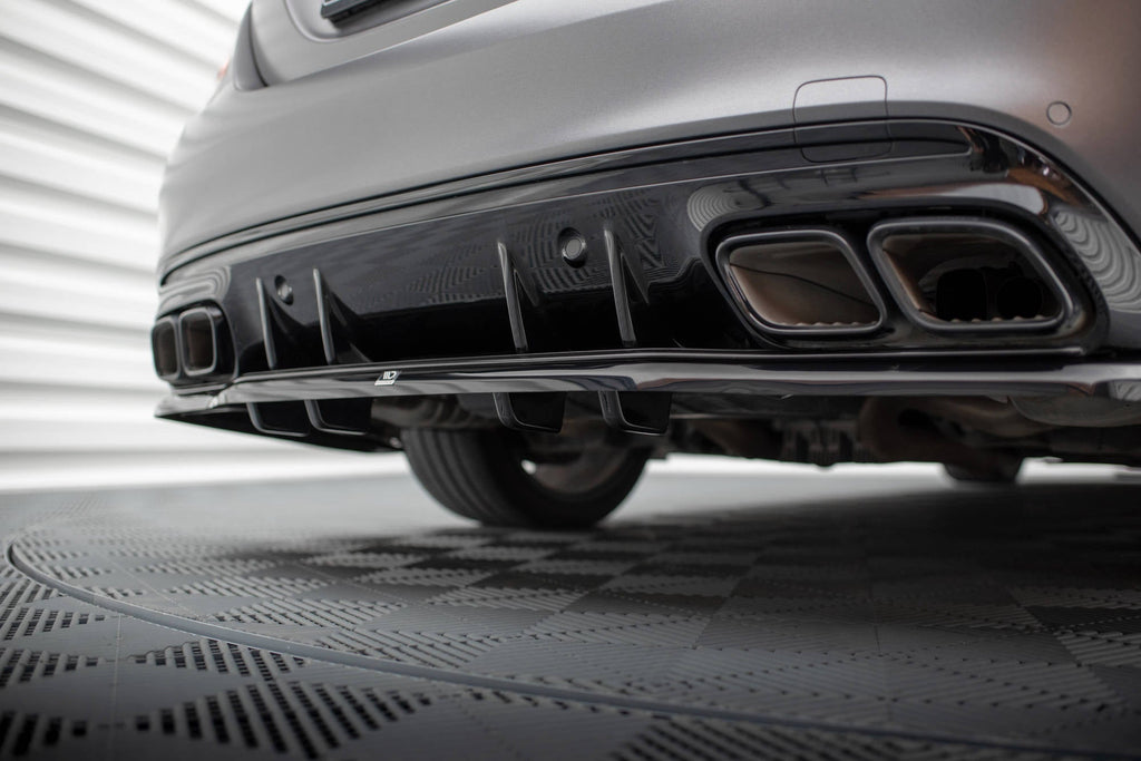 Splitter trasero Mercedes-AMG C63 Sedán Estate W205 Facelift (con barras verticales)