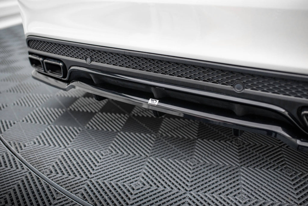 Splitter trasero Mercedes-AMG C63 Berlina / Estate W205 S205 (con barras verticales)