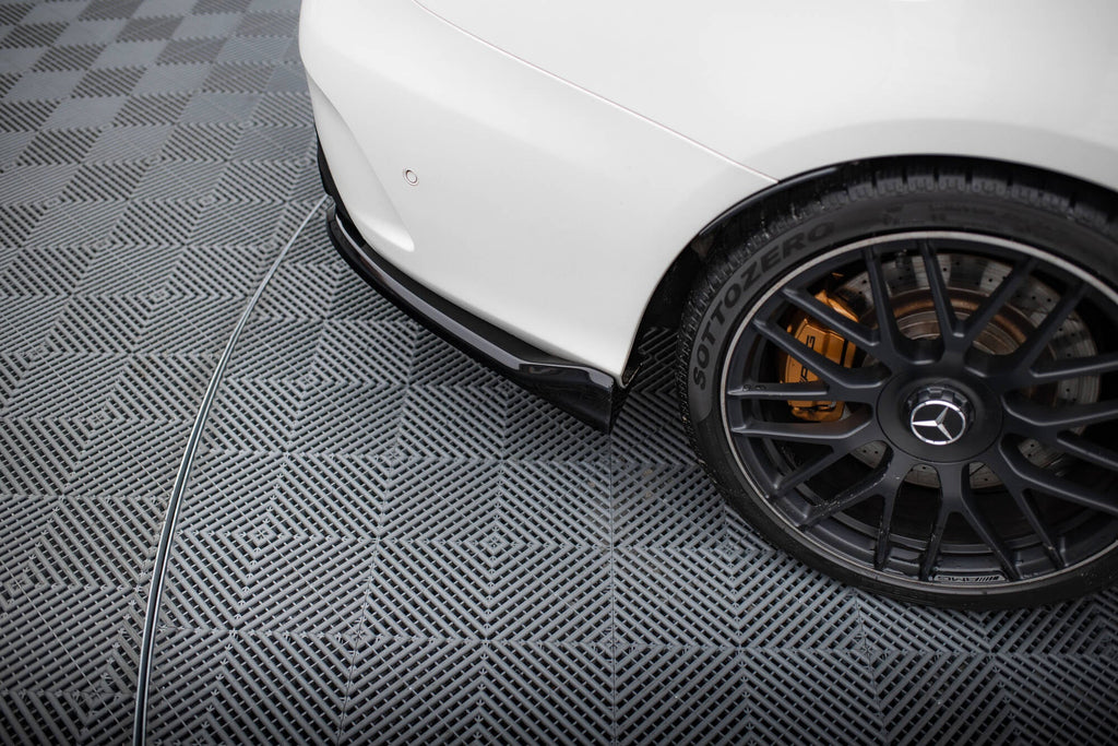 Splitter trasero Mercedes-AMG C63 Berlina / Estate W205 S205 (con barras verticales)