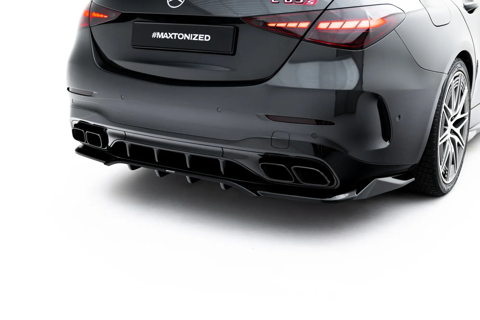Splitter trasero Mercedes-AMG C63 Berlina / Estate W206 S206 (con barras verticales)