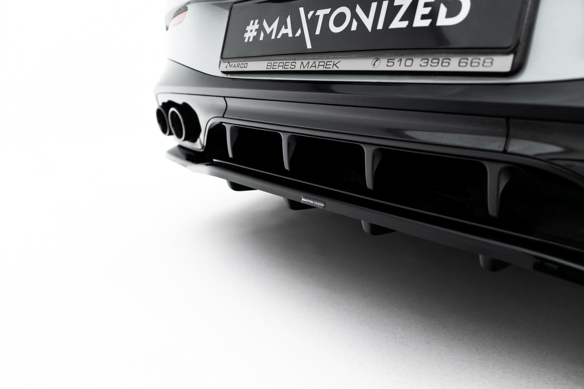 Splitter trasero Mercedes-AMG CLE 53 Aero C236 (con barras verticales)