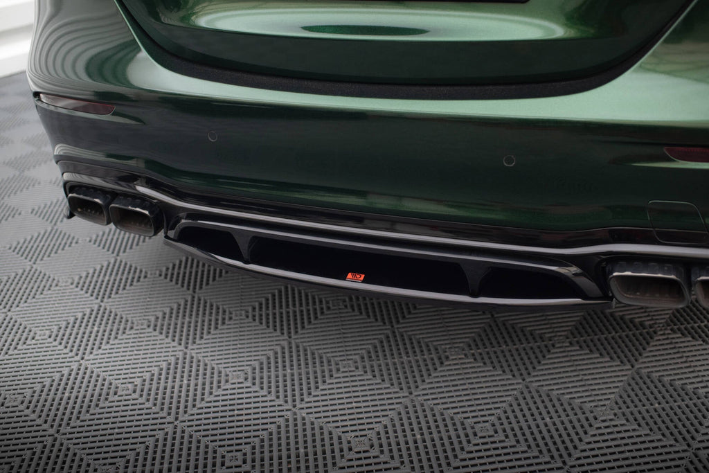 Splitter trasero Mercedes-AMG E63 W213 Facelift (con barras verticales)