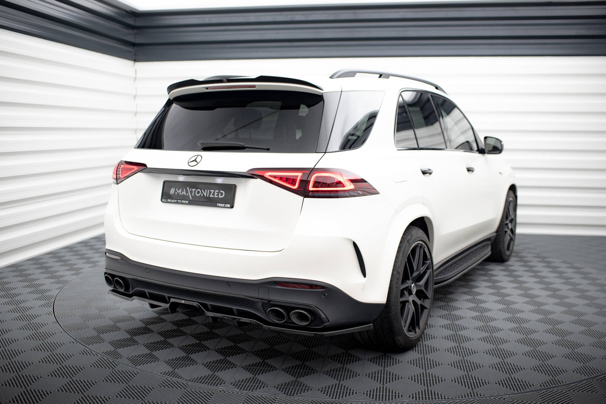 Splitter trasero Mercedes-AMG GLE 53 63 W167 Facelift (con barras verticales)