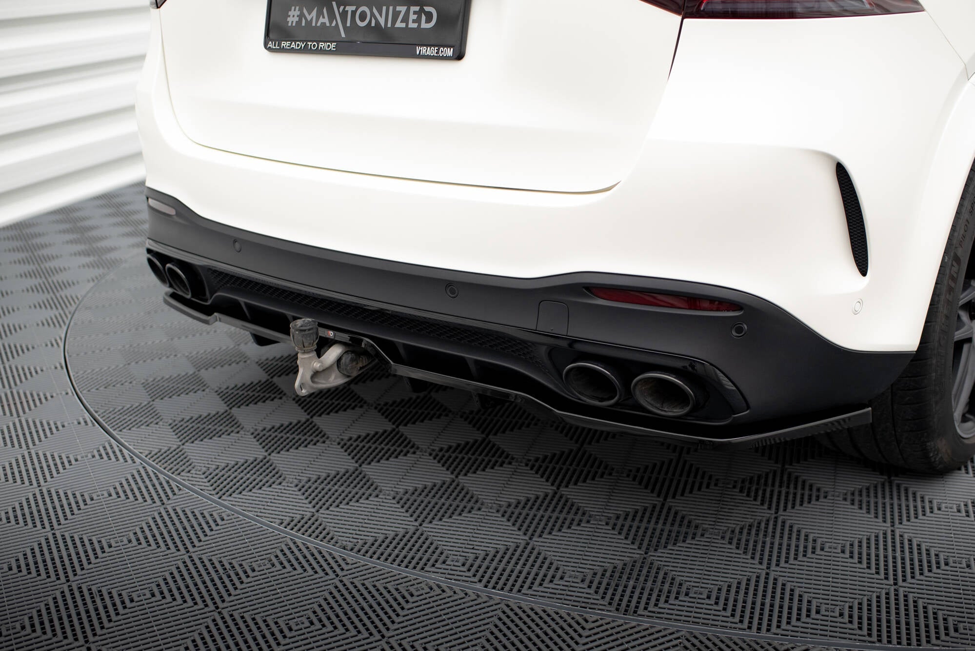 Splitter trasero Mercedes-AMG GLE 53 63 W167 Facelift (con barras verticales)