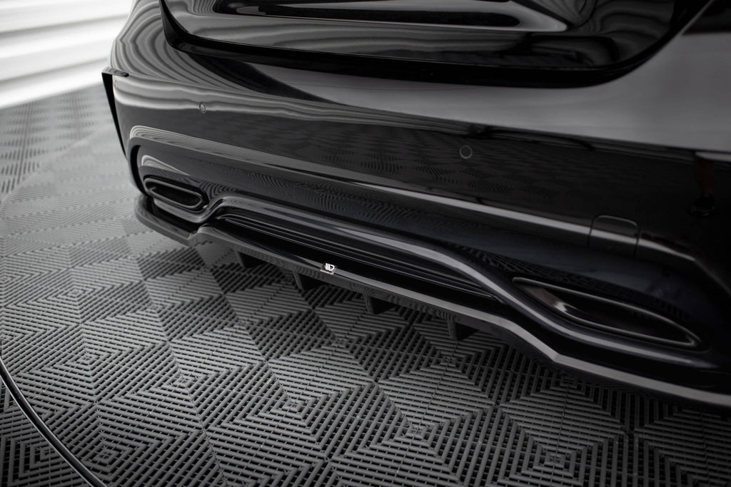 Splitter trasero Mercedes-Benz Clase A AMG-Line W176 Facelift (con barras verticales)