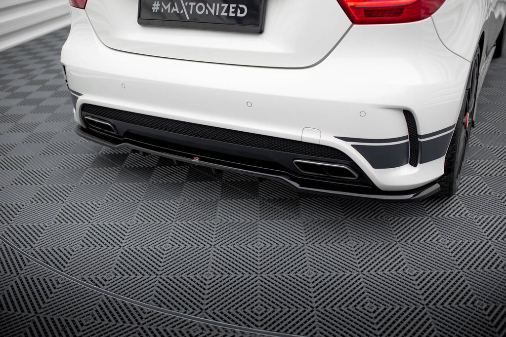 Splitter trasero Mercedes-Benz Clase A A45 AMG W176 (con barras verticales)