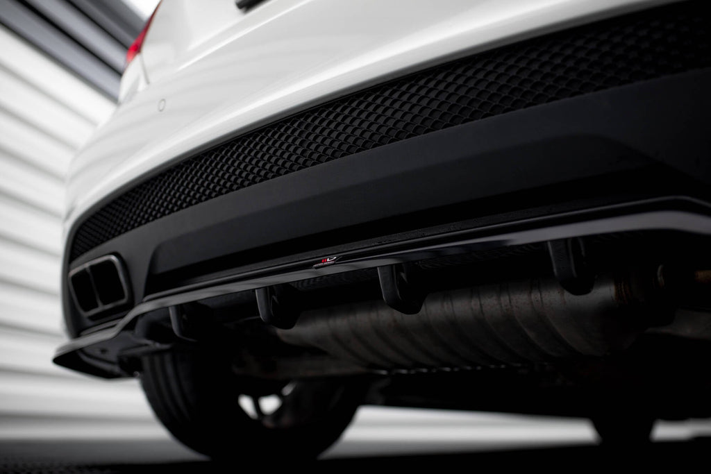 Splitter trasero Mercedes-Benz Clase A A45 AMG W176 (con barras verticales)