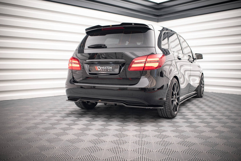 Splitter trasero Mercedes-Benz Clase B W246 Facelift (con barras verticales)