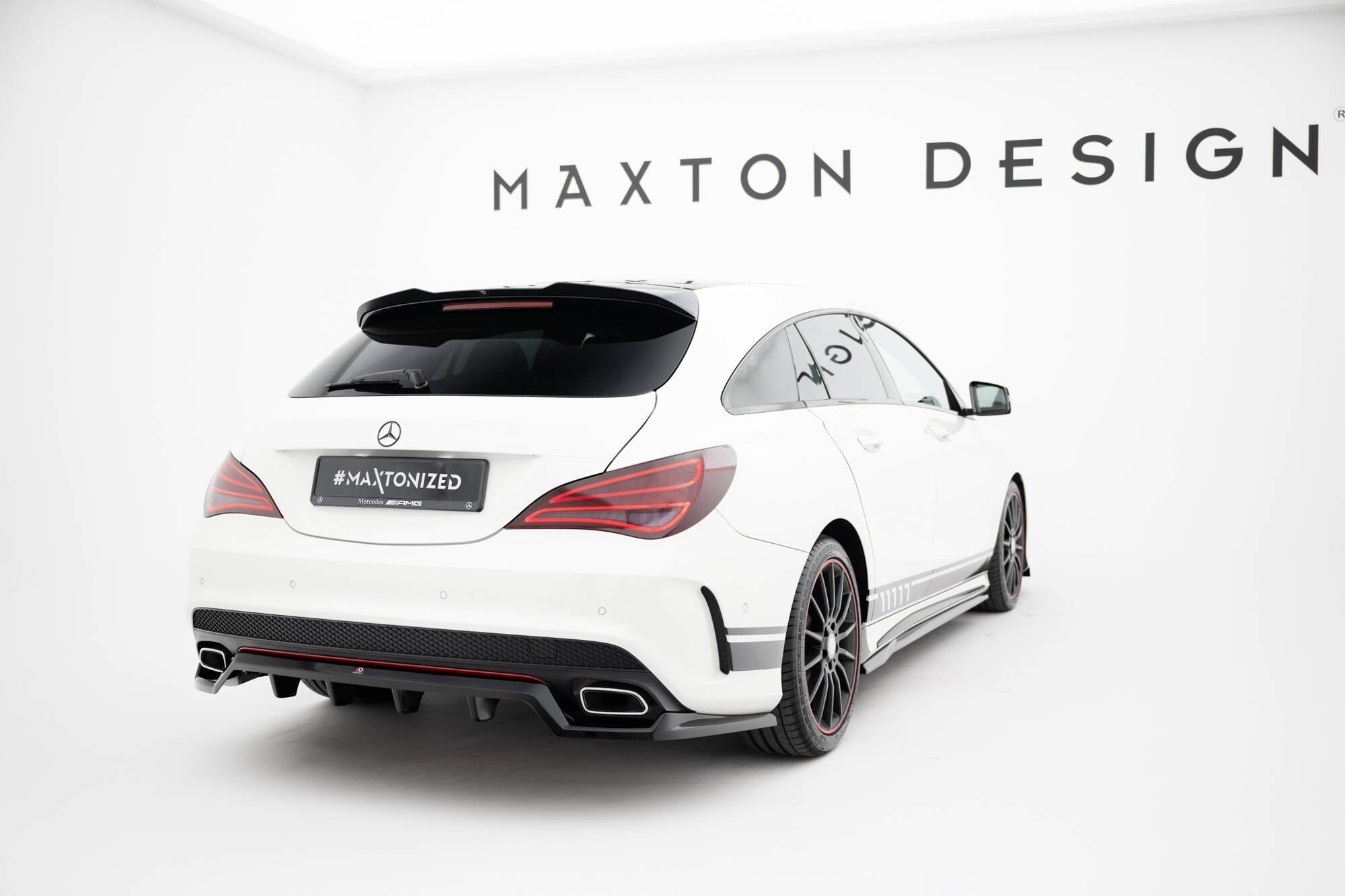 Splitter trasero Mercedes-Benz CLA AMG-Line C117 (con barras verticales)