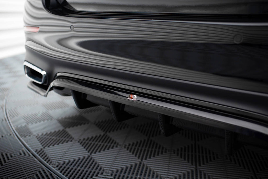 Splitter trasero Mercedes-Benz Clase E AMG-Line W214 (con barras verticales)