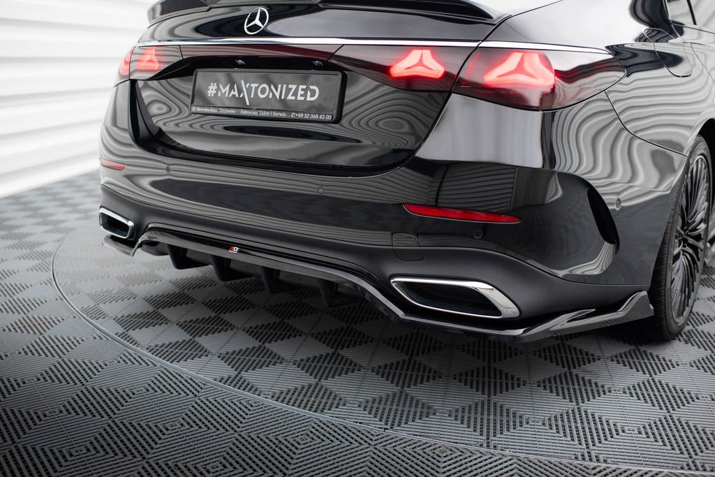 Splitter trasero Mercedes-Benz Clase E AMG-Line W214 (con barras verticales)