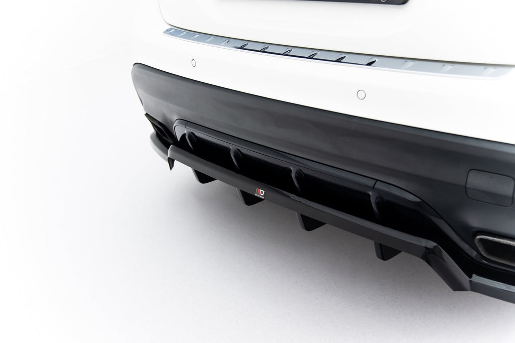 Splitter trasero Mercedes-Benz GLA 45 AMG X156 Facelift (con barras verticales)