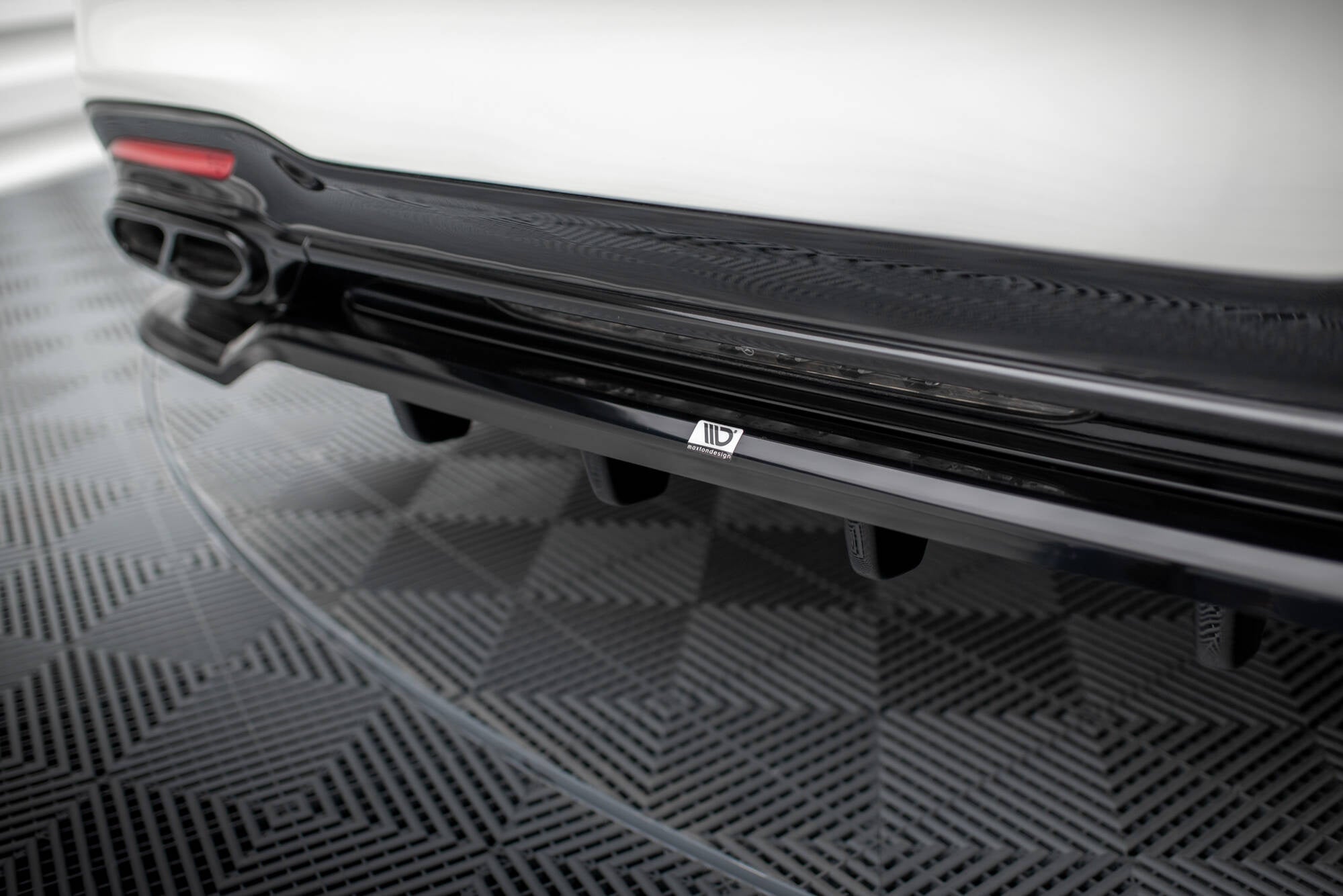 Splitter trasero Mercedes-Benz Clase S AMG-Line W222 Facelift (con barras verticales)