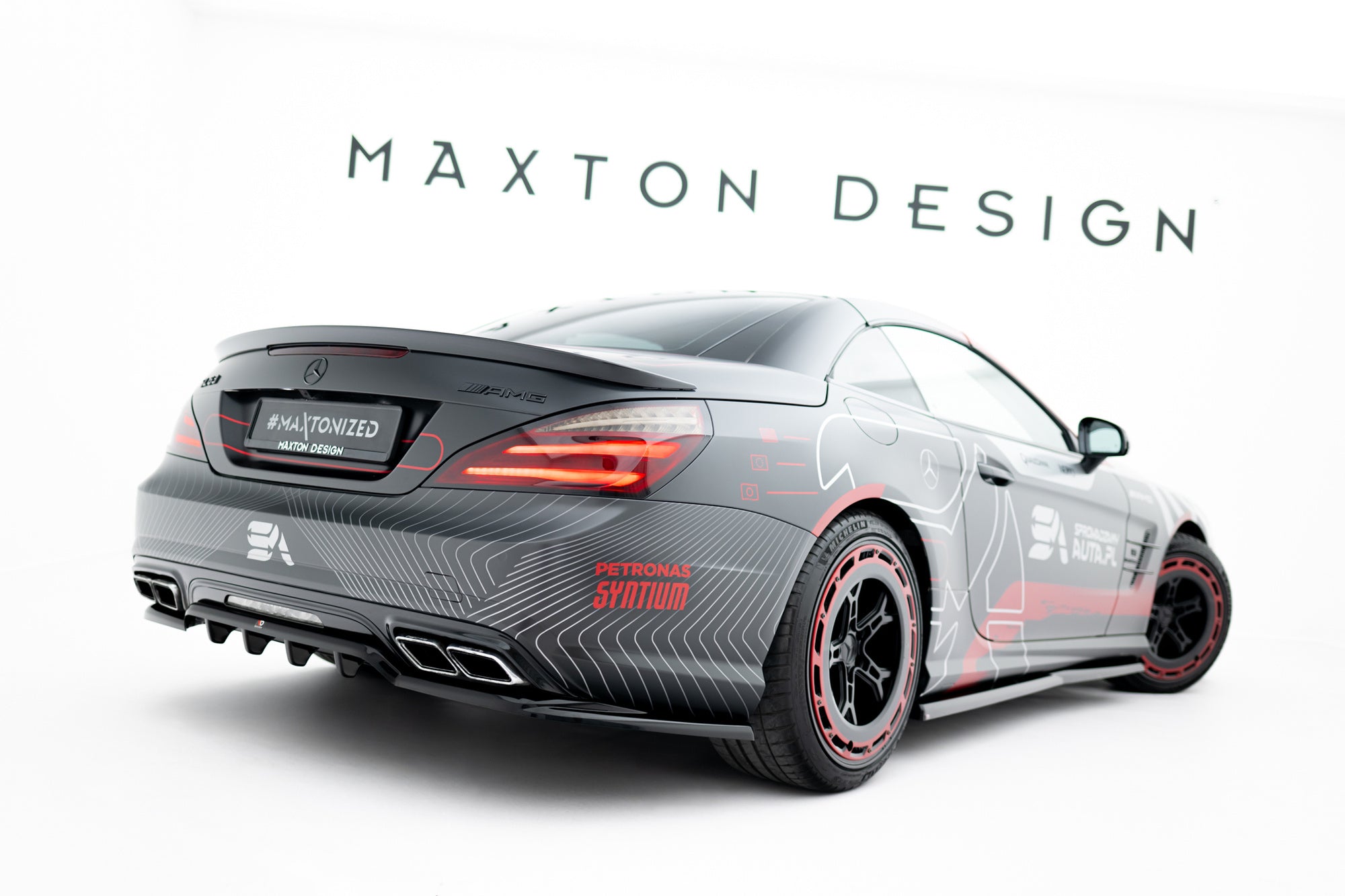 Splitter trasero Mercedes-Benz SL 63 AMG R231 (con barras verticales)